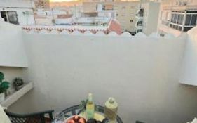 New City Penthouse Near Beach With Sunny Balcony